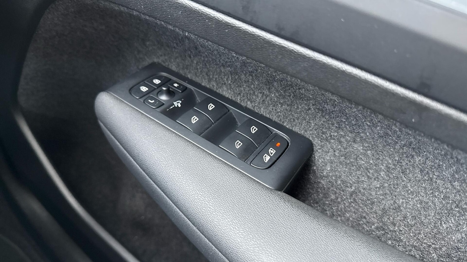 Used Volvo XC40 2022 for sale - 76573252: Photo 22