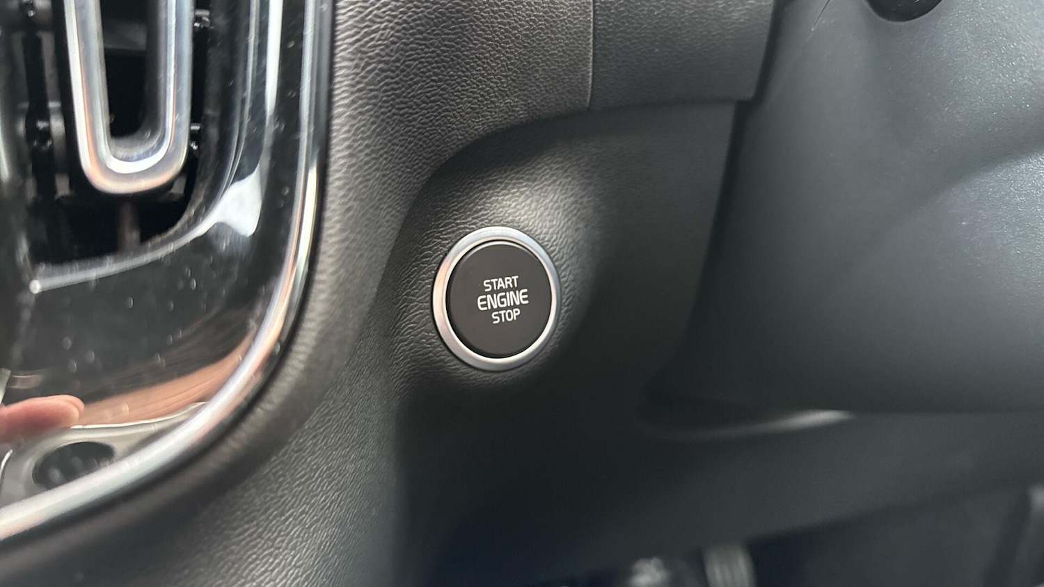 Used Volvo XC40 2022 for sale - 76573252: Photo 24