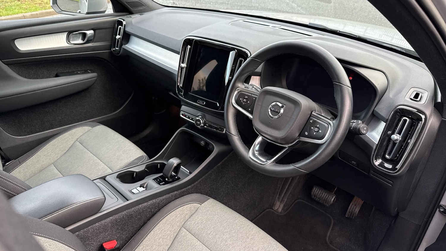 Used Volvo XC40 2022 for sale - 76573252: Photo 4