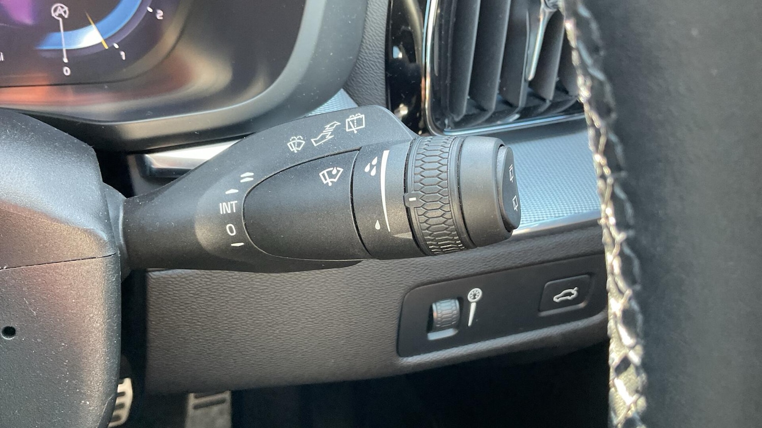 Used Volvo XC60 2022 for sale - 76094618: Photo 23