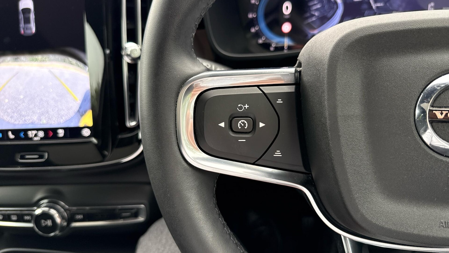 Used Volvo C40 2023 for sale - 76607668: Photo 60