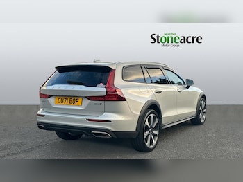 Used Volvo V60 Cross Country 2021 for sale - 76295375: Photo