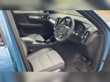 Used Volvo XC40 2023 for sale - 79212563: Photo