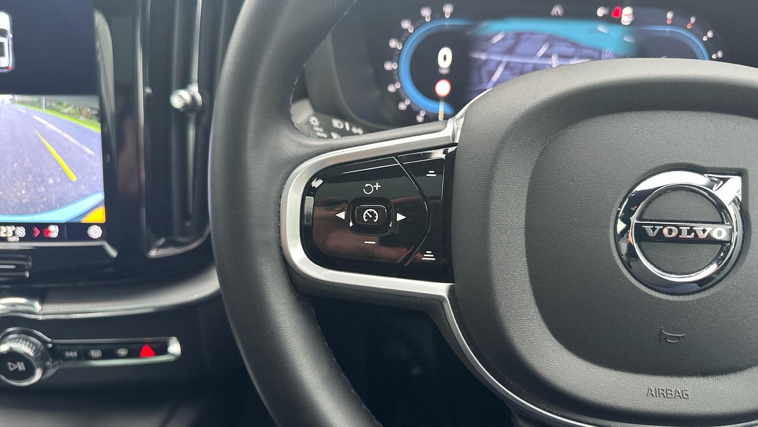 Used Volvo XC60 2021 for sale - 76612873: Photo 21