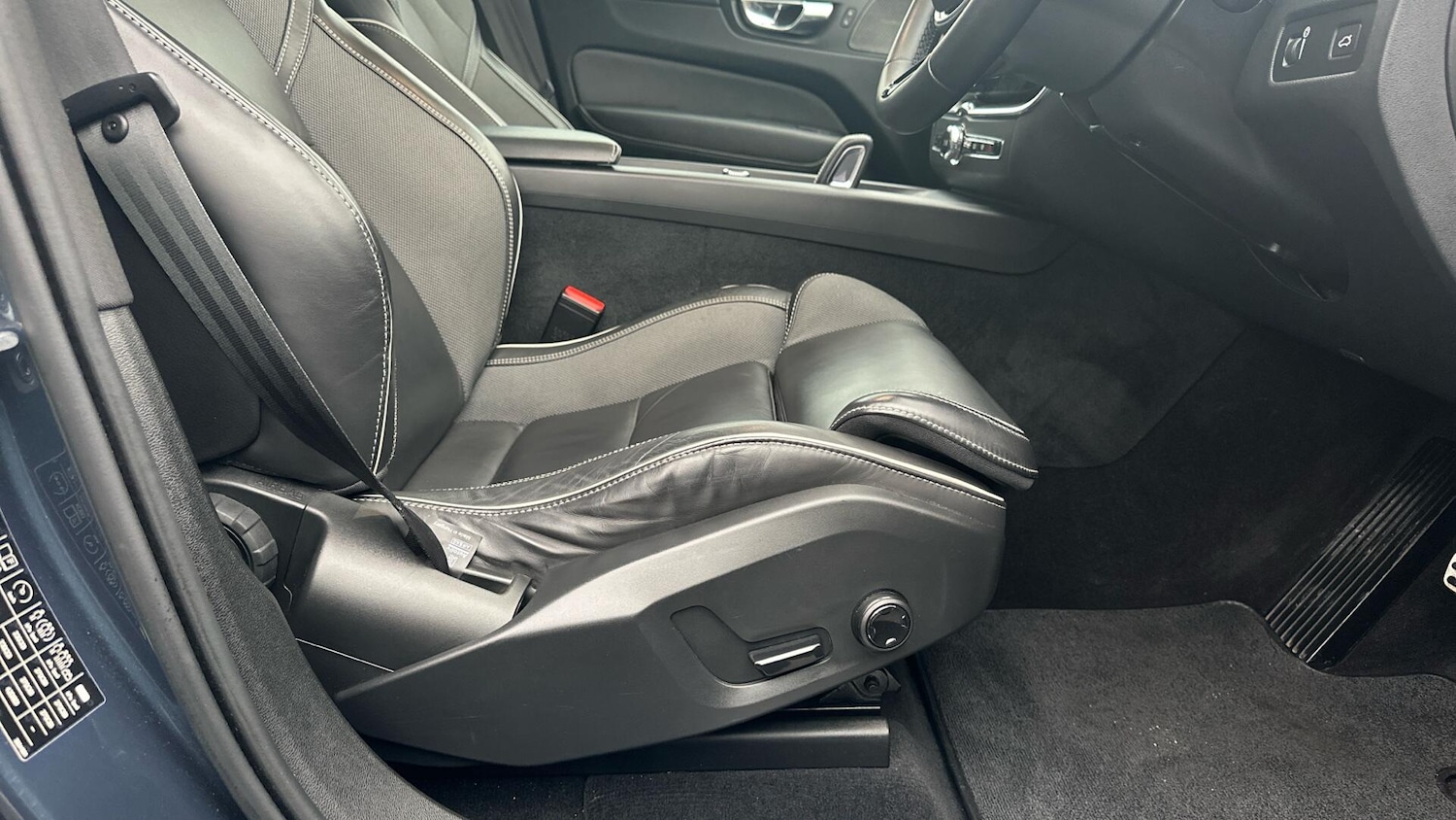 Used Volvo XC60 2021 for sale - 76612873: Photo 30