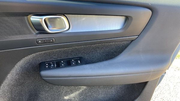 Used Volvo XC40 2023 for sale - 76284015: Photo 29