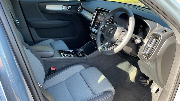 Used Volvo XC40 2023 for sale - 76284015: Photo 4