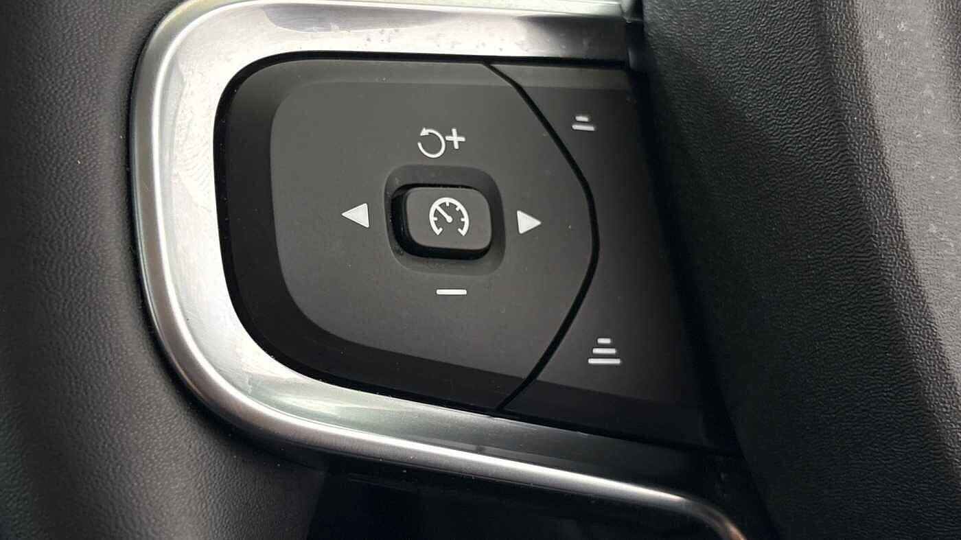 Used Volvo XC40 2024 for sale - 76336262: Photo 31