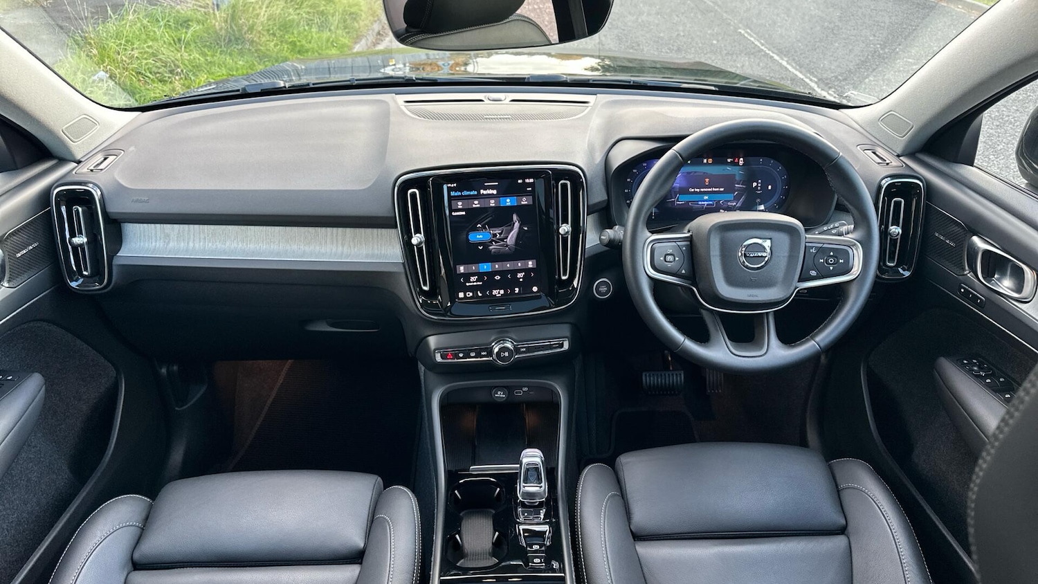 Used Volvo XC40 2024 for sale - 76336262: Photo 5