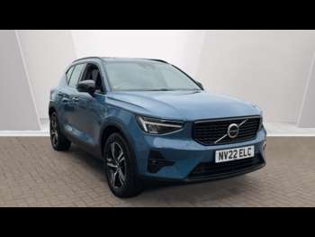 2022 (22) - Plus, B4 AWD mild hybrid, Petrol, Dark 5-Door
