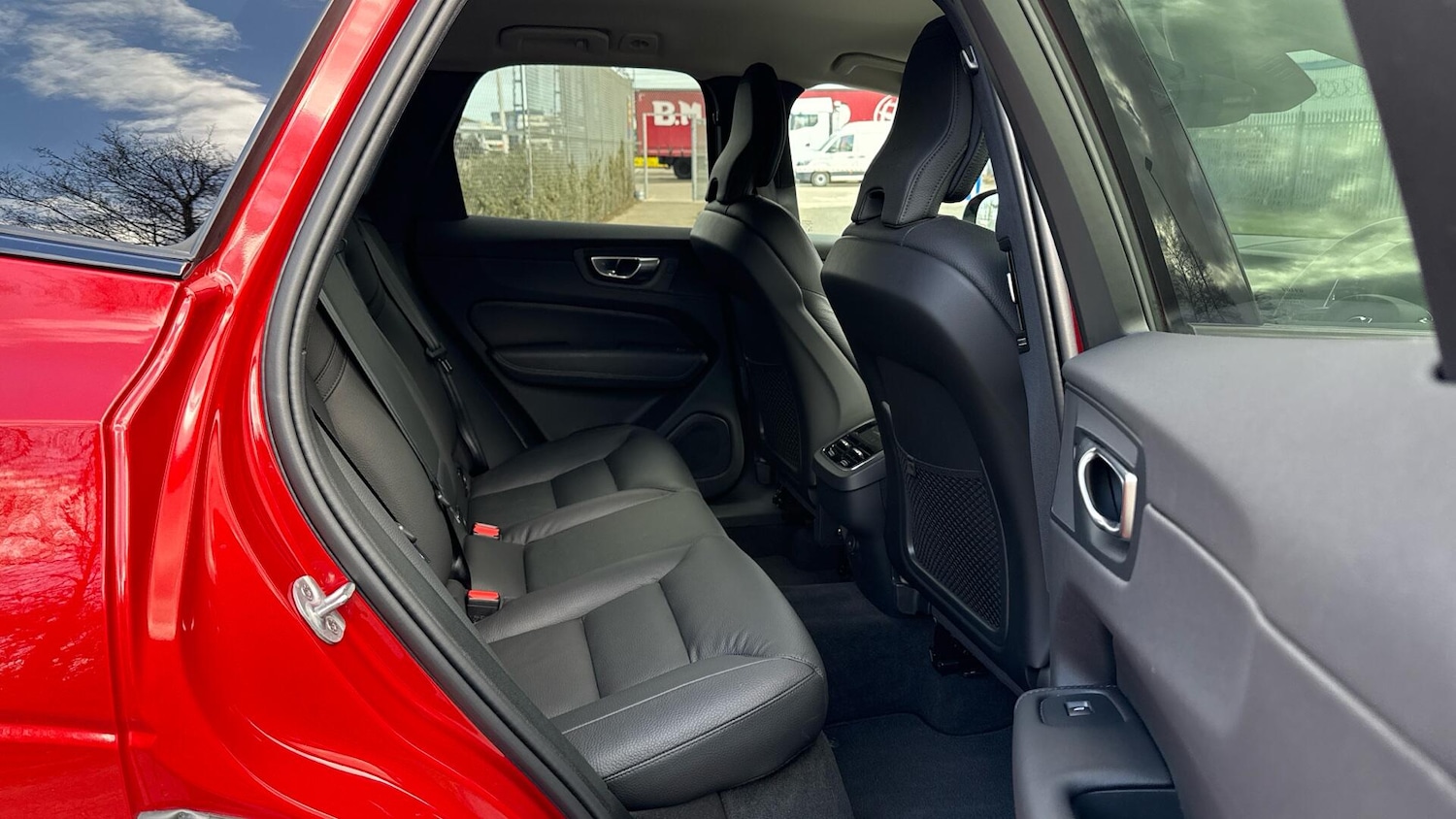 Used Volvo XC60 2023 for sale - 78057884: Photo 6