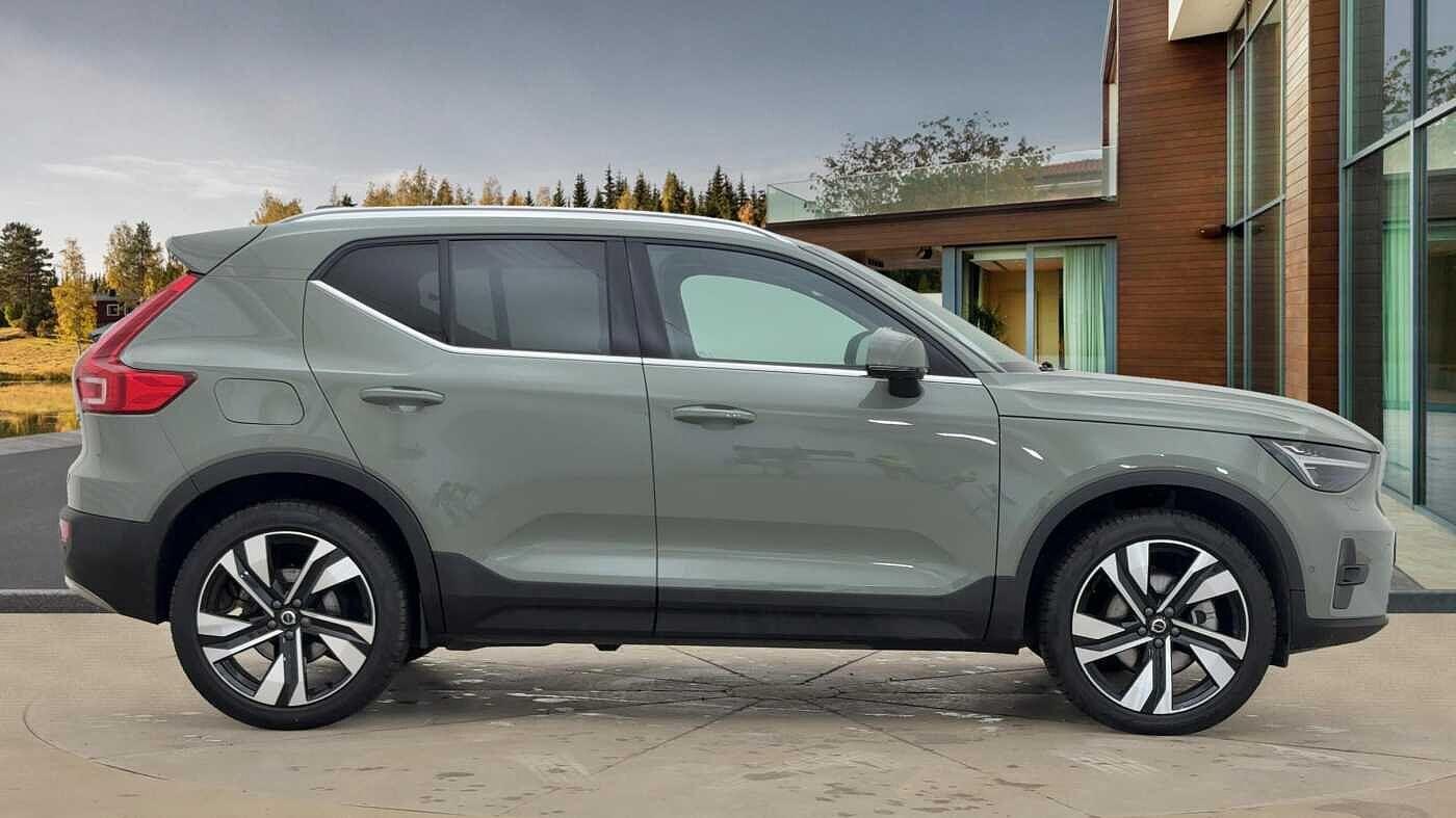 Used Volvo XC40 2025 for sale - 76337027: Photo 2