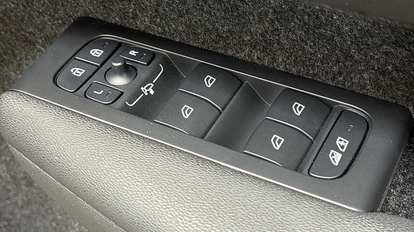 Used Volvo XC40 2025 for sale - 76337027: Photo 25