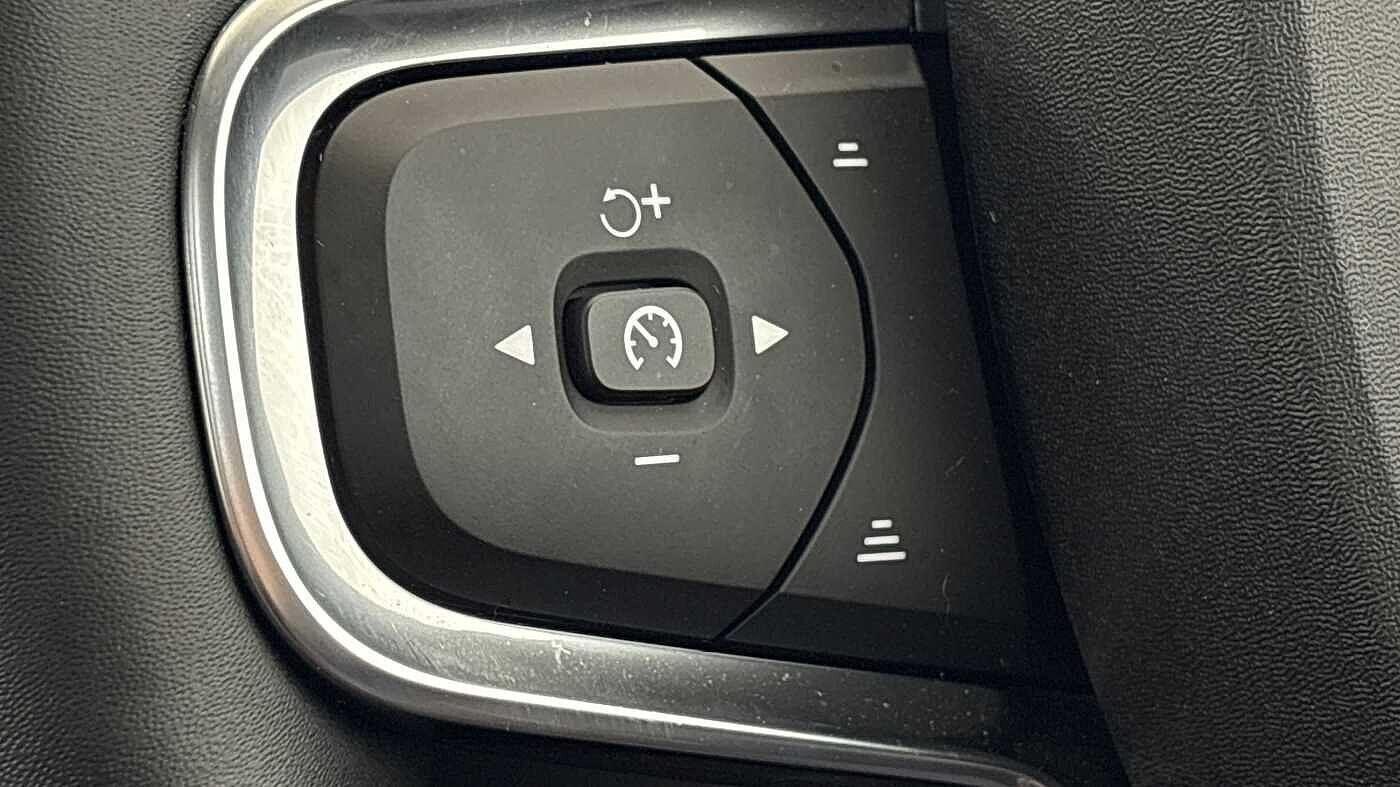 Used Volvo XC40 2025 for sale - 76337027: Photo 31