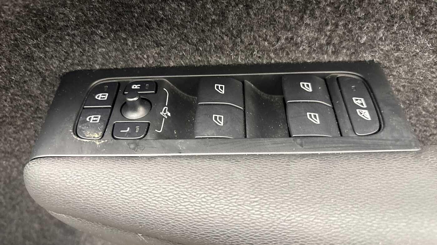 Used Volvo XC40 for sale - 77238247: Photo 24