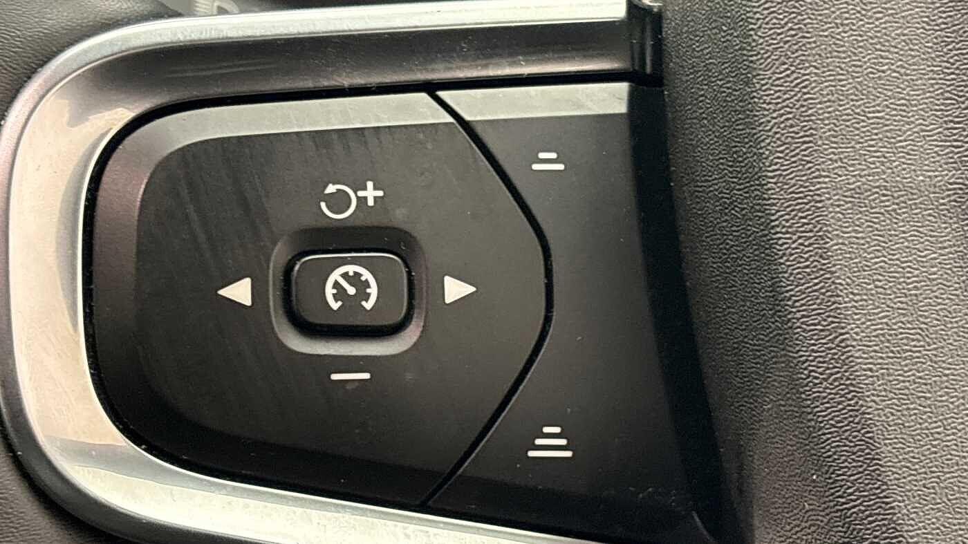 Used Volvo XC40 for sale - 77238247: Photo 30