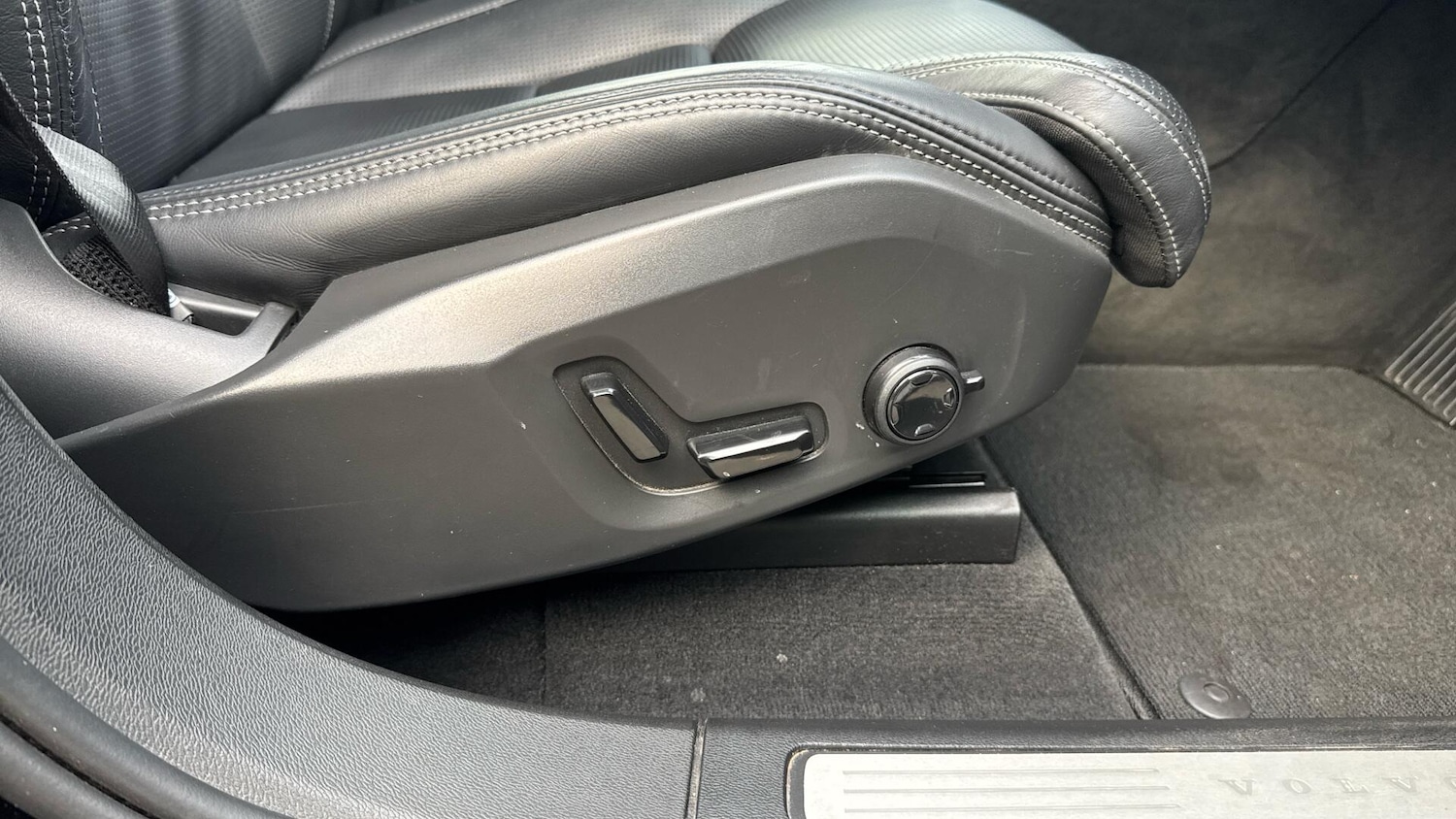 Used Volvo XC60 2020 for sale - 76715194: Photo 30