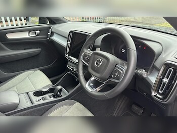 Used Volvo XC40 2023 for sale - 76377270: Photo