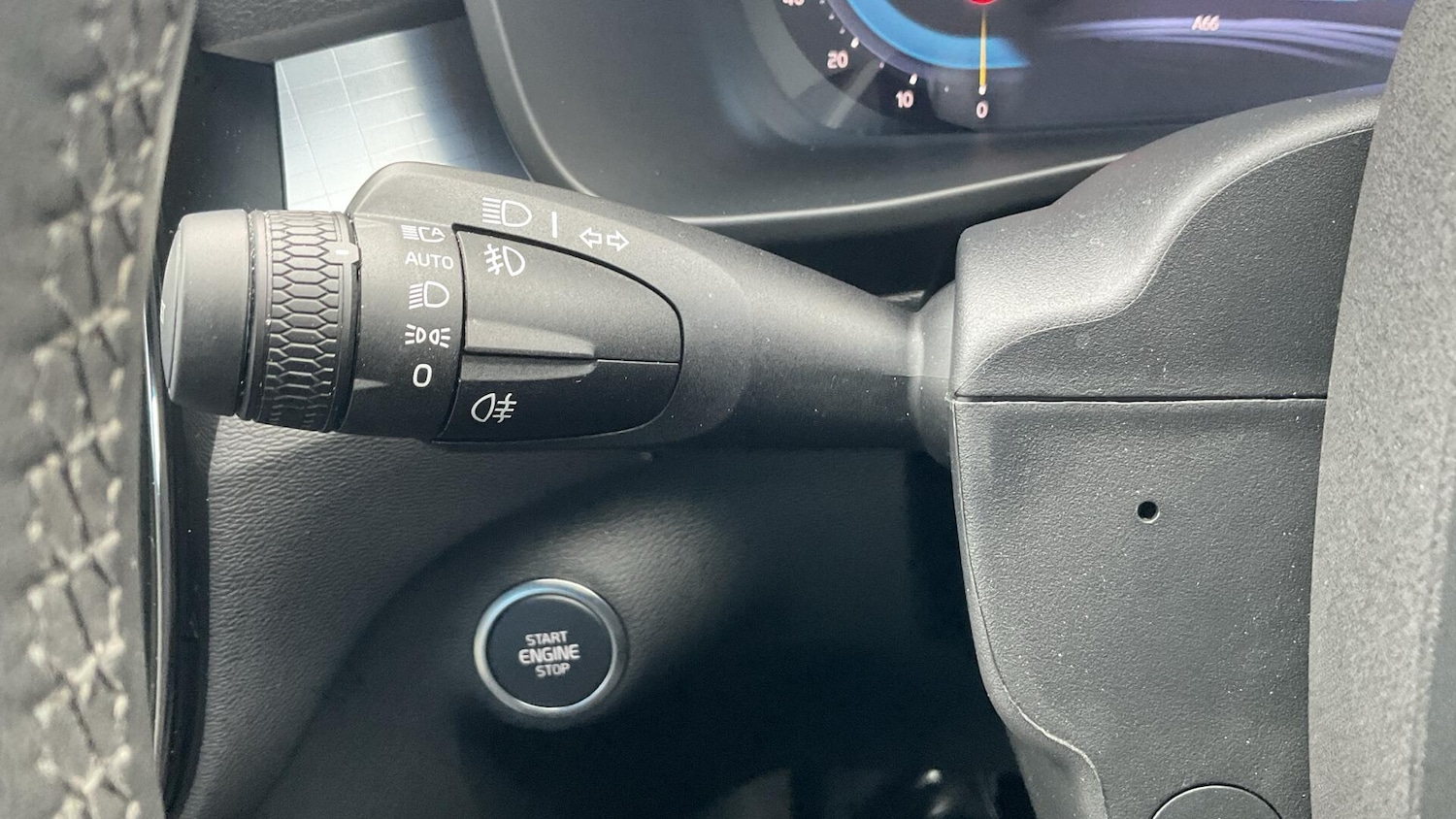 Used Volvo XC40 2025 for sale - 76336653: Photo 20