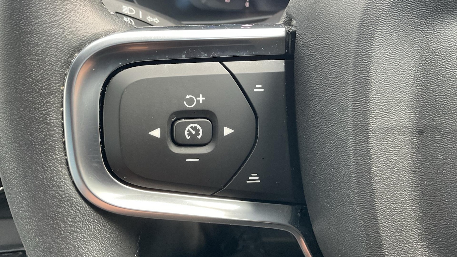 Used Volvo XC40 2025 for sale - 76336653: Photo 21