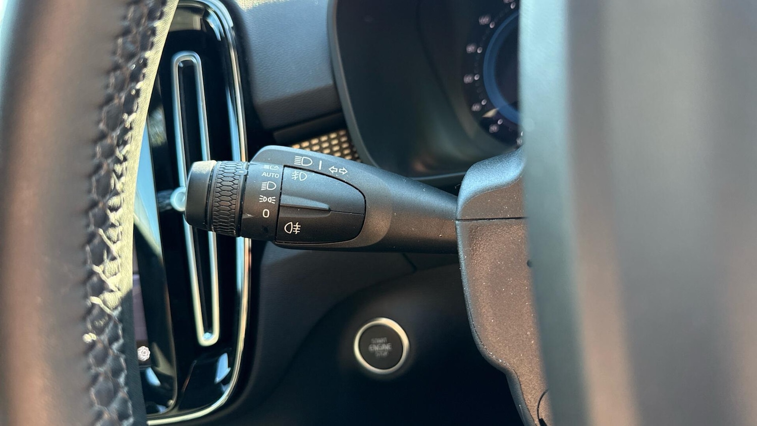 Used Volvo XC40 2023 for sale - 76094666: Photo 18