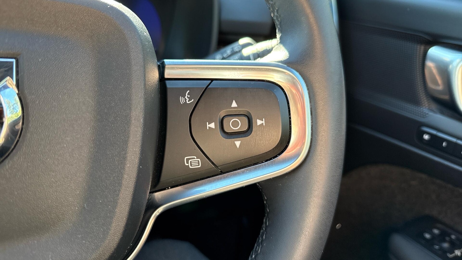 Used Volvo XC40 2023 for sale - 76094666: Photo 20