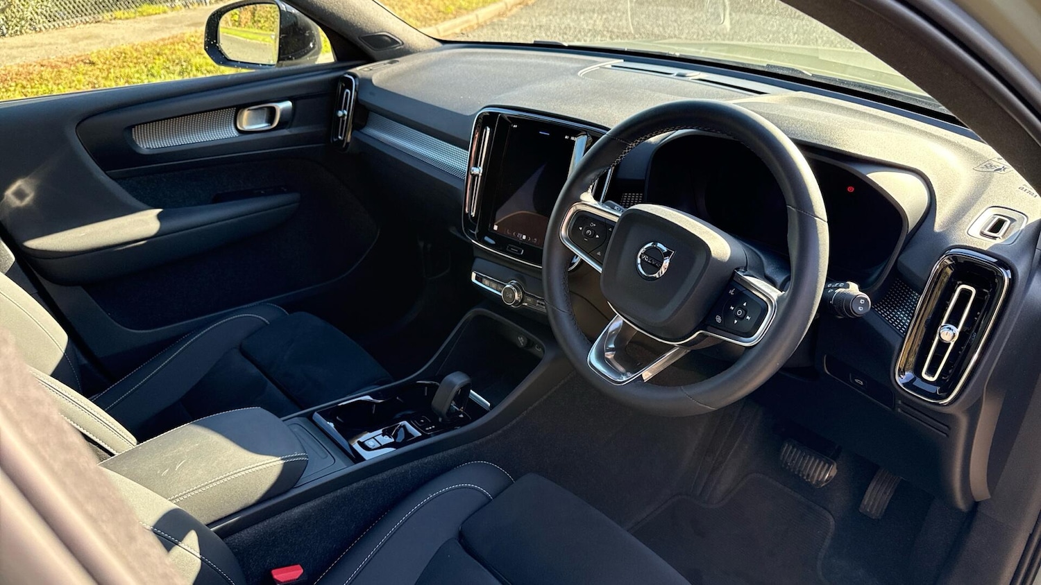 Used Volvo XC40 2023 for sale - 76094666: Photo 4