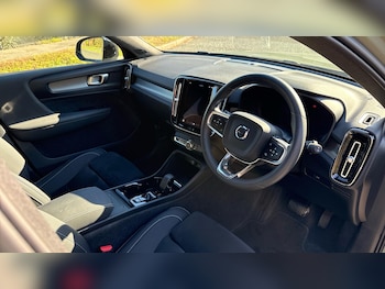 Used Volvo XC40 2023 for sale - 76094666: Photo 4