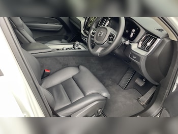 Used Volvo XC60 2024 for sale - 77958244: Photo