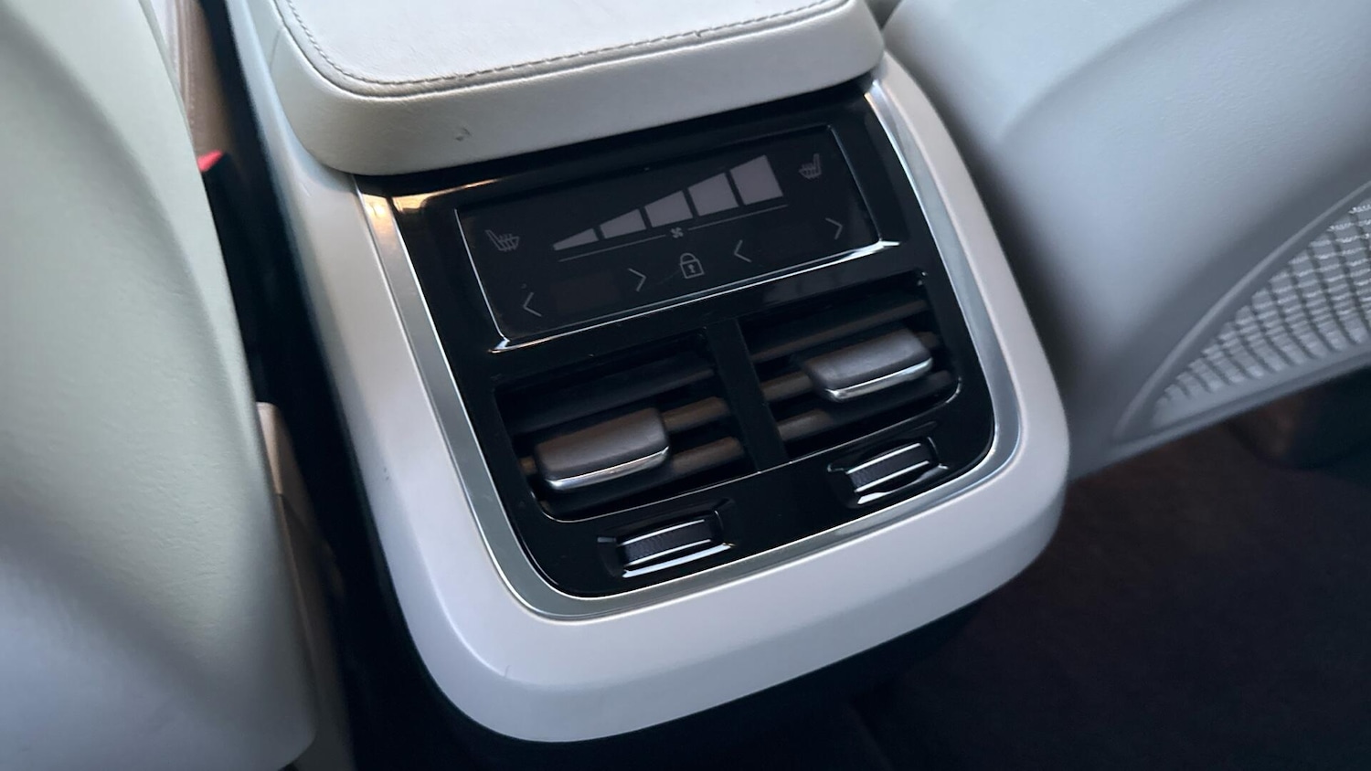 Used Volvo XC90 2022 for sale - 76999005: Photo 32