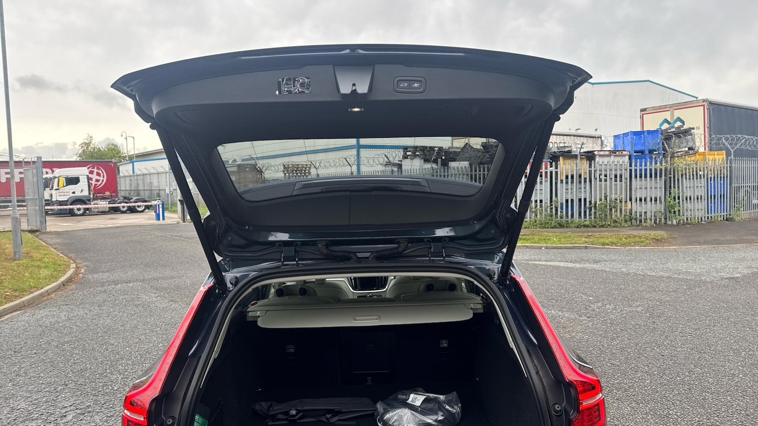 Used Volvo V60 2025 for sale - 76714829: Photo 13