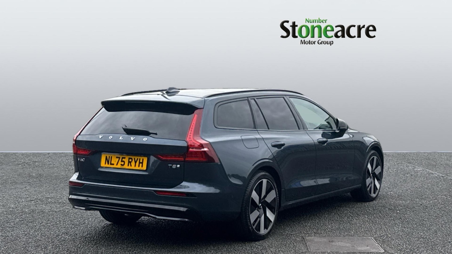 Used Volvo V60 2025 for sale - 76714829: Photo 2