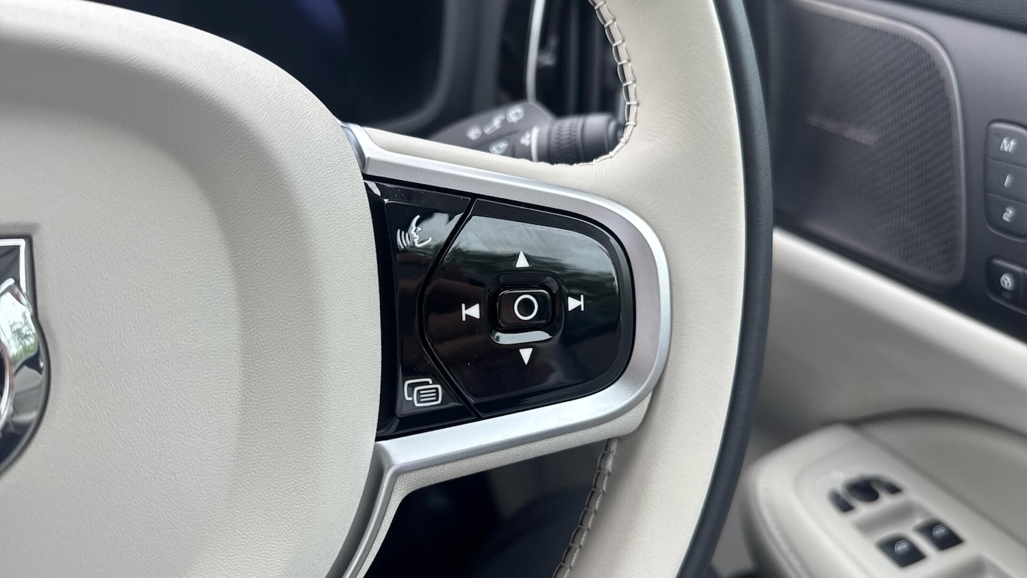 Used Volvo V60 2025 for sale - 76714829: Photo 21