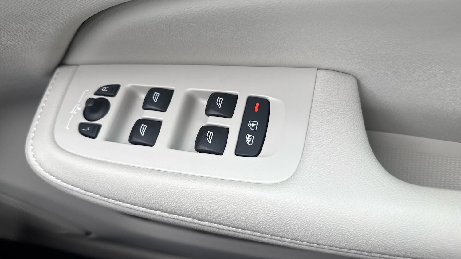 Used Volvo V60 2025 for sale - 76714829: Photo 23