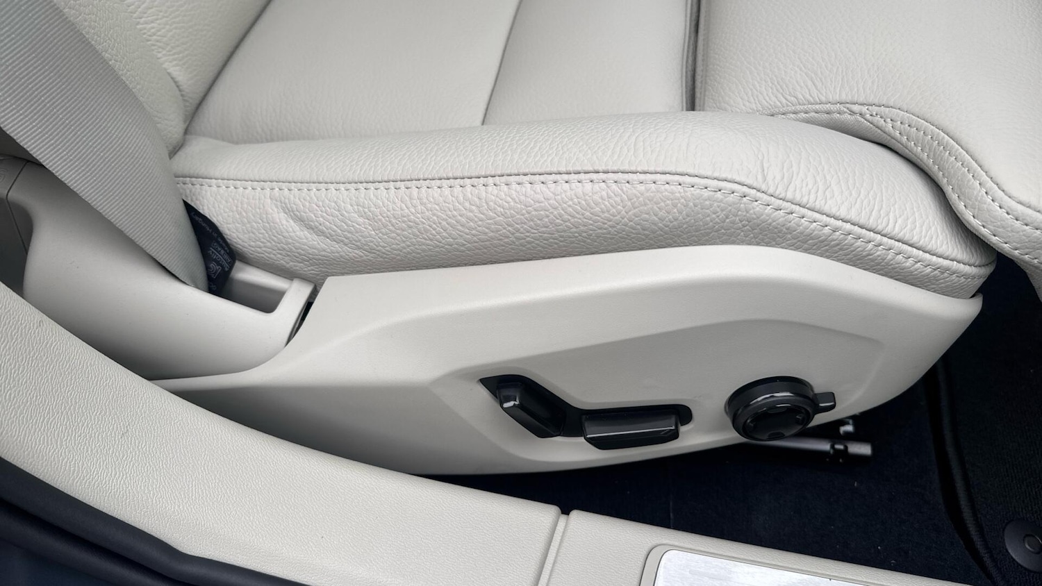 Used Volvo V60 2025 for sale - 76714829: Photo 29