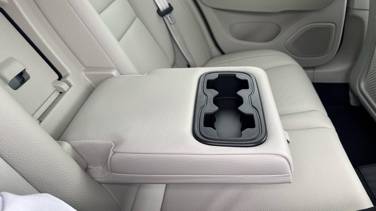 Used Volvo V60 2025 for sale - 76714829: Photo 33