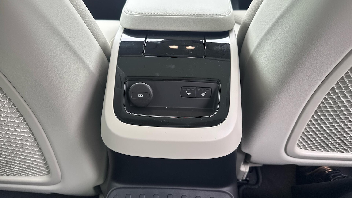 Used Volvo V60 2025 for sale - 76714829: Photo 36