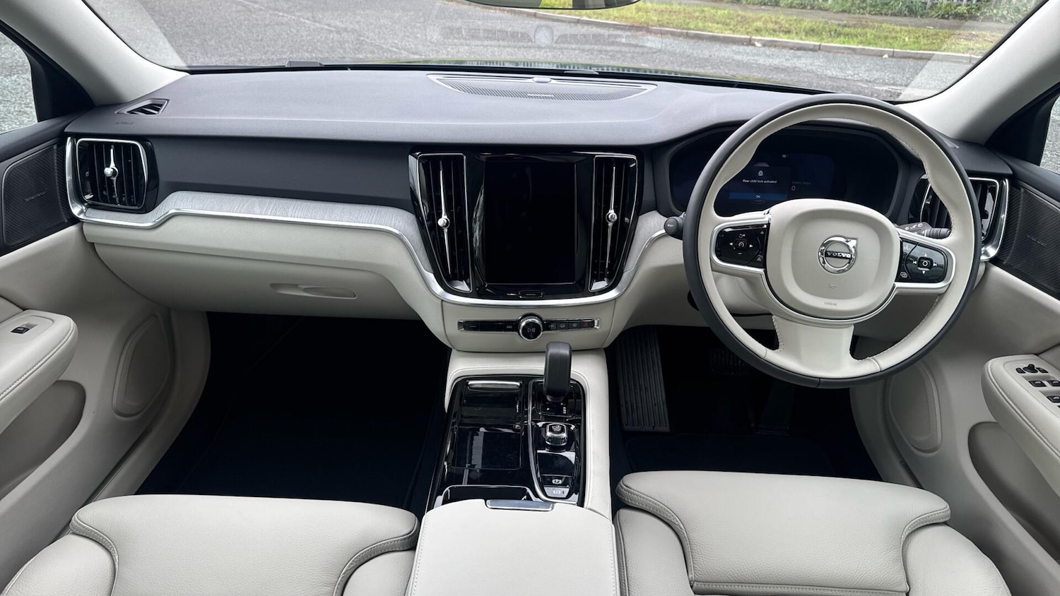 Used Volvo V60 2025 for sale - 76714829: Photo 5