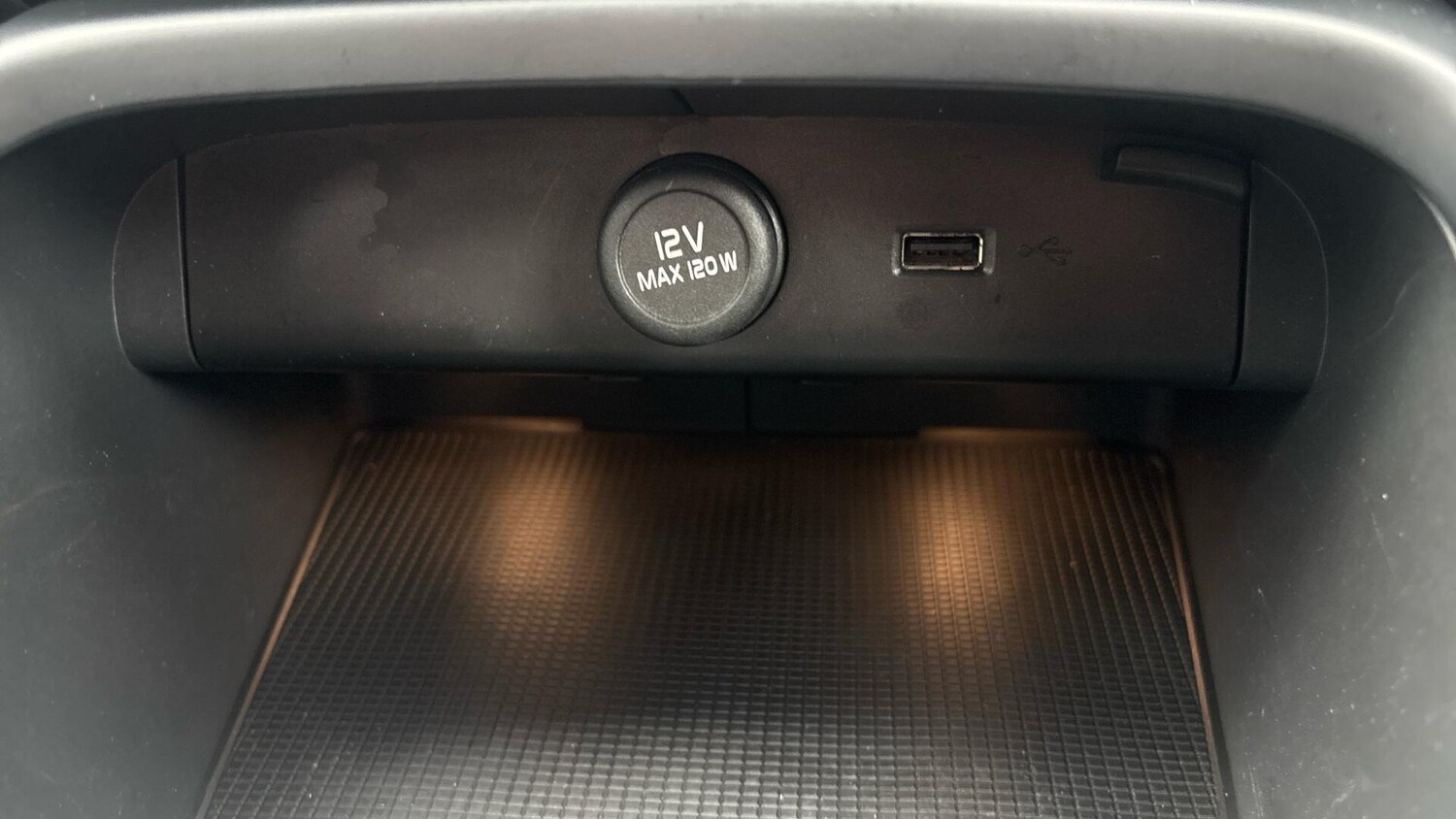 Used Volvo XC40 2021 for sale - 76095181: Photo 15