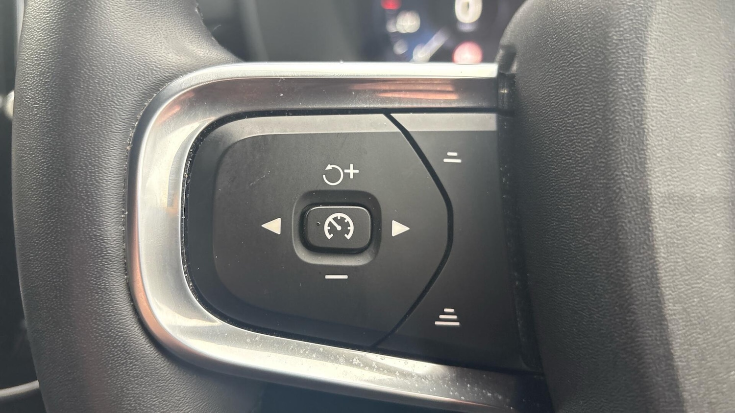 Used Volvo XC40 2021 for sale - 76095181: Photo 27