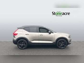 Used Volvo XC40 2021 for sale - 76095181: Photo