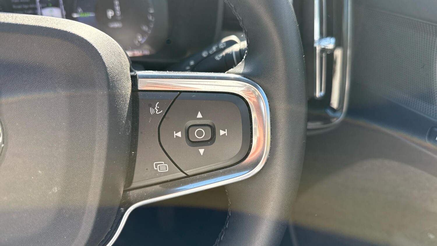 Used Volvo XC40 2022 for sale - 75927326: Photo 21