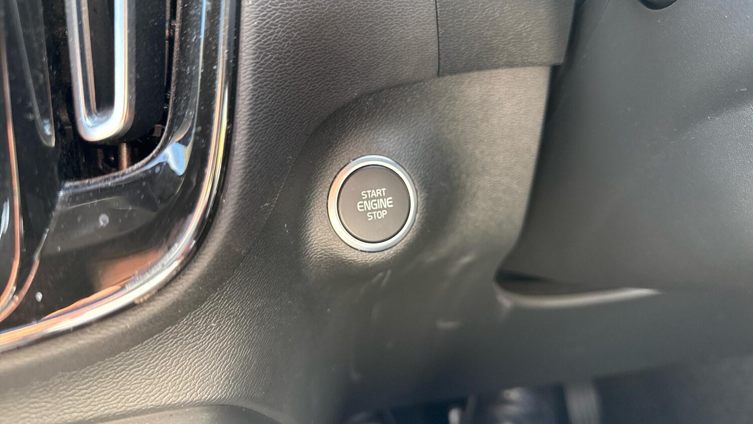 Used Volvo XC40 2022 for sale - 75927326: Photo 25