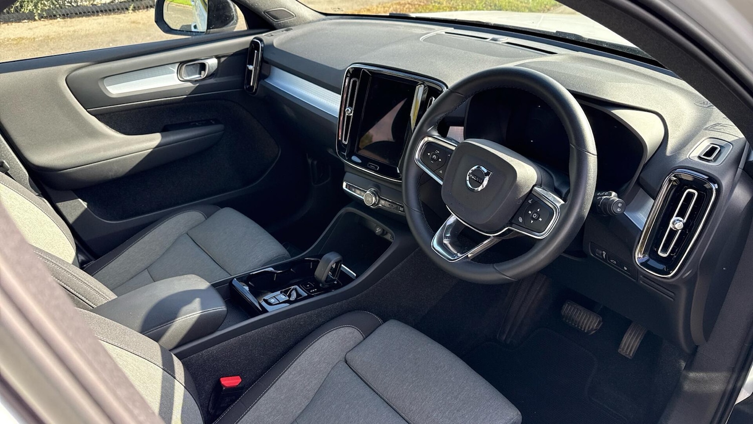 Used Volvo XC40 2022 for sale - 75927326: Photo 4