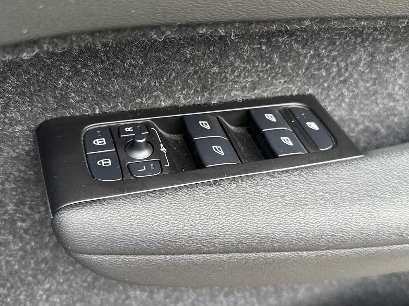 Used Volvo XC40 2025 for sale - 76094907: Photo 22