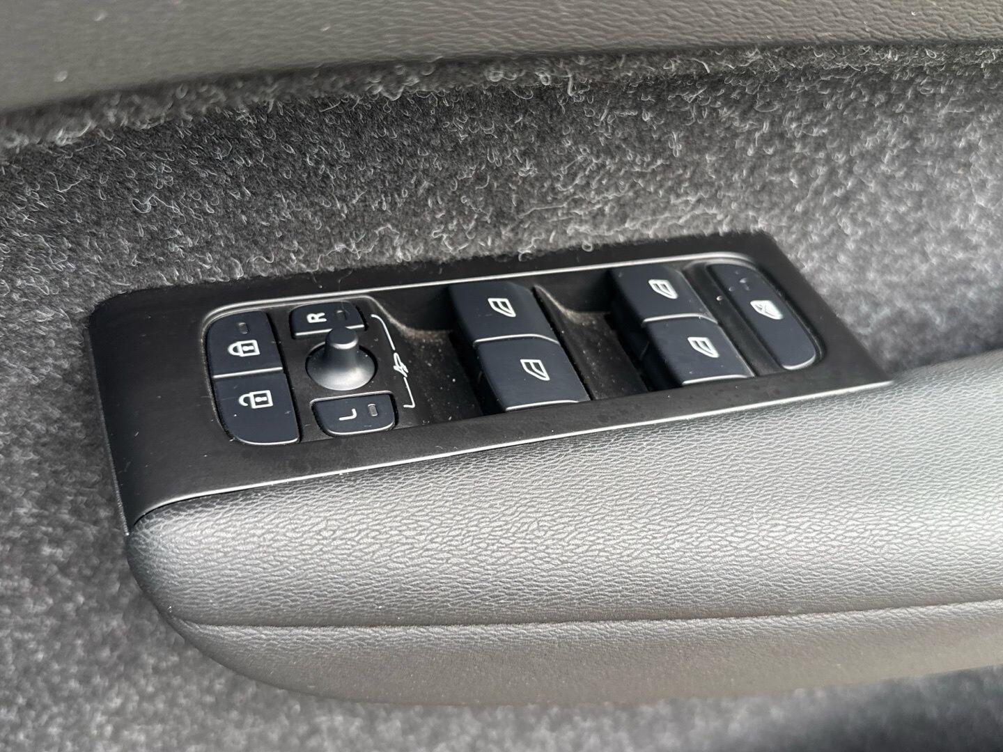 Used Volvo XC40 2025 for sale - 76094907: Photo 55