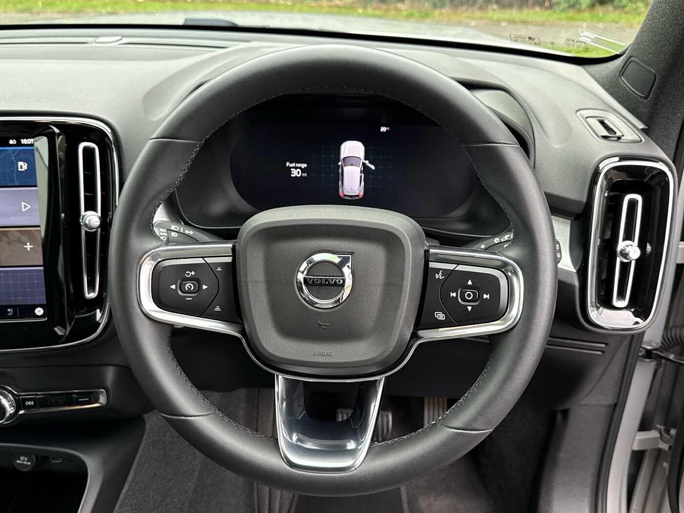Used Volvo XC40 2023 for sale - 76024352: Photo 10