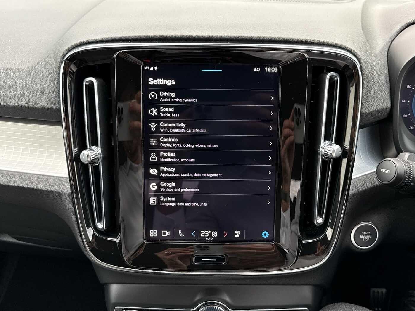 Used Volvo XC40 2023 for sale - 76024352: Photo 15