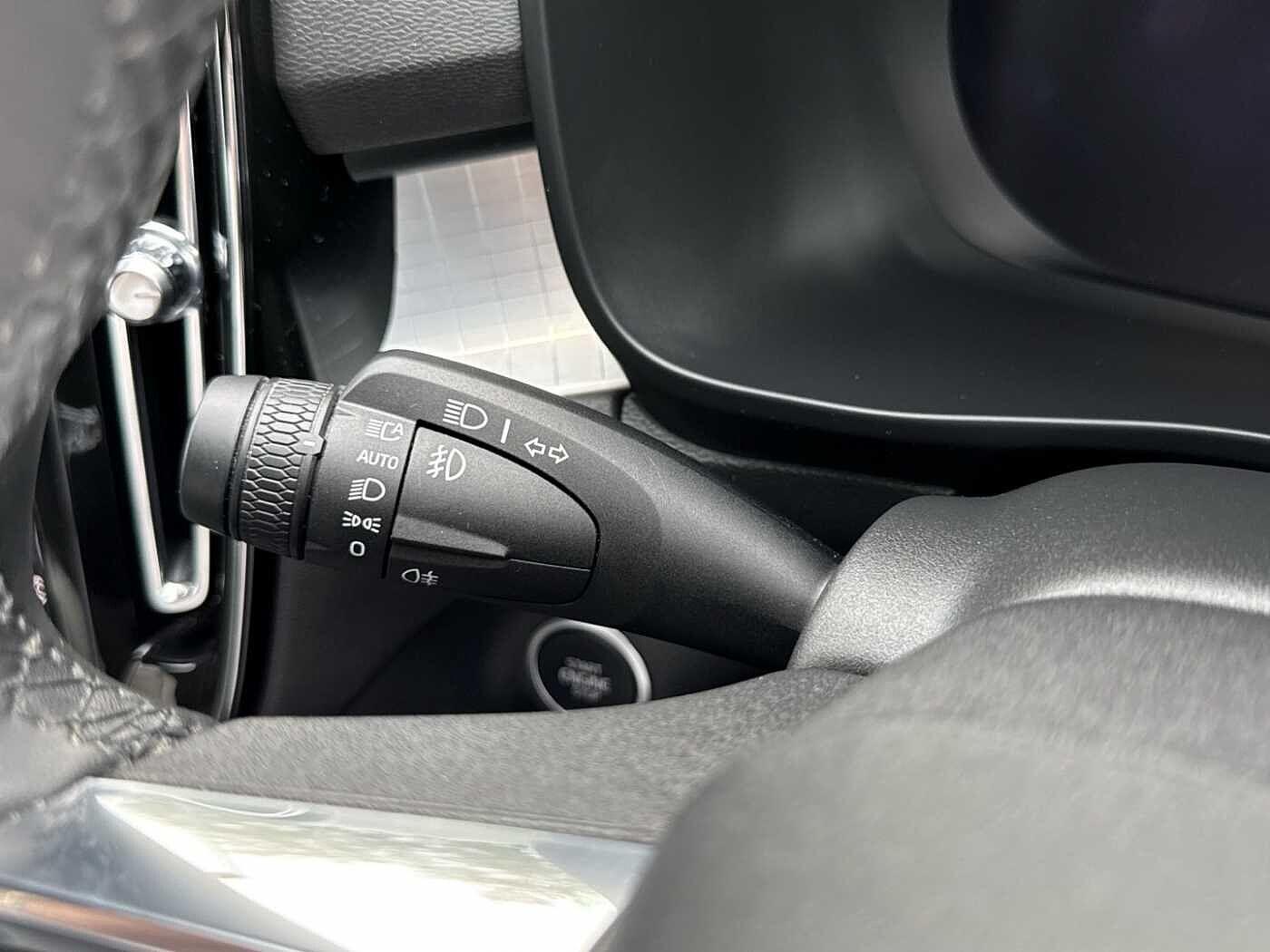 Used Volvo XC40 2023 for sale - 76024352: Photo 17