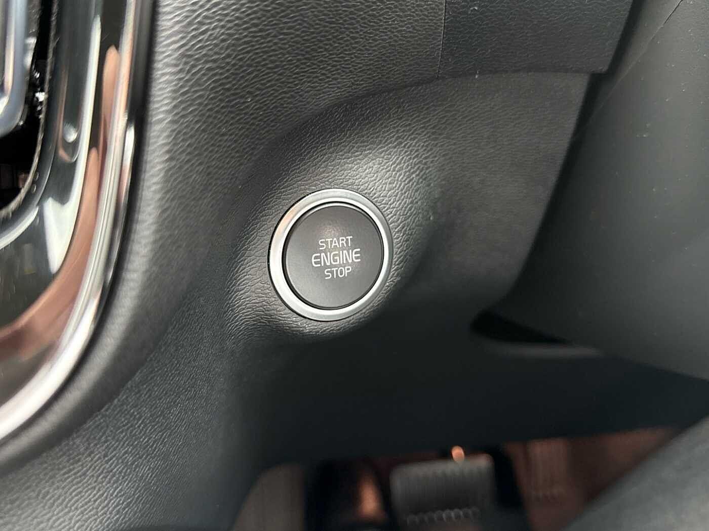 Used Volvo XC40 2023 for sale - 76024352: Photo 23